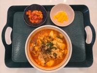 티키네 식탁 Tikis Table