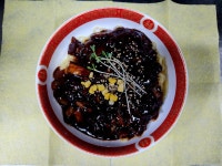 더홍