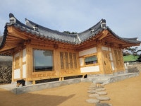 덕만재