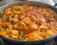 상돈이비빔돼지찌개 문성점