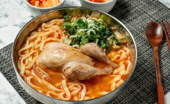 육해공생칼국수본점
