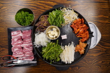 더덕솥뚜껑삼겹살 더덕무한리필 자운점