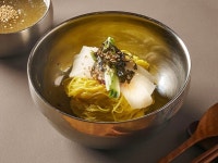 맛찬들왕소금구이 광교호수공원점