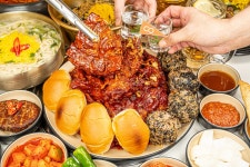 무한감자탕뼈구이 강남자곡본점