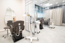 봄여름가을겨울피부과의원