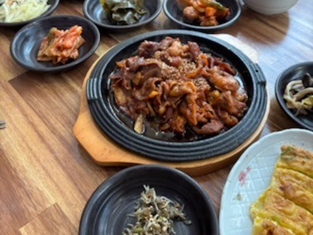 뜰아래채