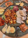용일이쭈꾸미보쌈국밥