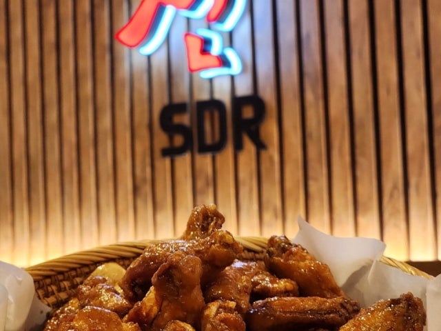 치킨신드롬 용원점