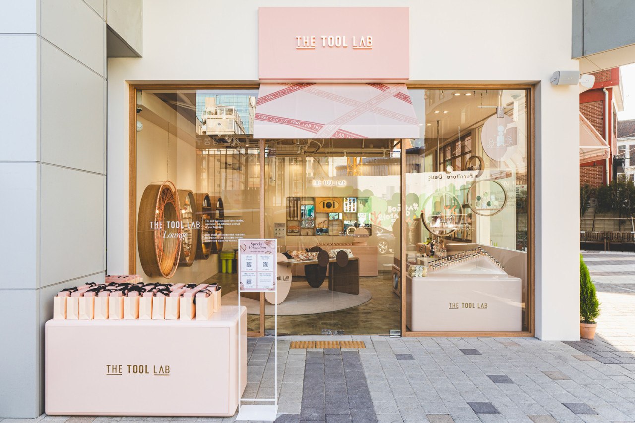 THE TOOL LAB Lounge in 聖水の写真1
