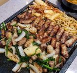 무쇠삼겹살과 왕갈비탕