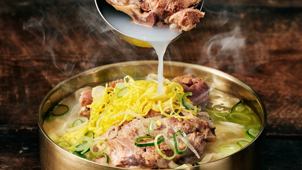 평이담백 뼈칼국수 시흥프리미엄아울렛점