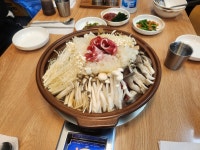 무쇠솥생삼겹김치찌개