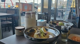 부산토박이돼지국밥 밀면 광안해변점