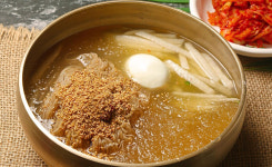 한천냉면. 돼지갈비