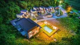 스톤아일랜드 애견 펜션