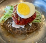 천하육미