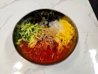 뱅뱅숯불국수&LP음악카페