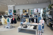 무신사 스탠다드 트리플스트리트송도점