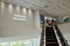 무신사 스탠다드 트리플스트리트송도점