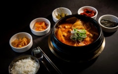 삼환축산 반월점