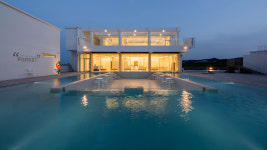 코랄트리풀빌라