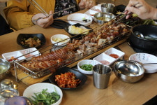 몽실족발공장