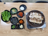 유리네 돌판생삼겹