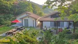 산아래펜션
