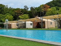 트리풀하우스 글램핑 풀빌라 수영장