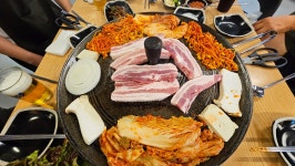 싹쓰리솥뚜껑김치삼겹살 구리갈매CGV점