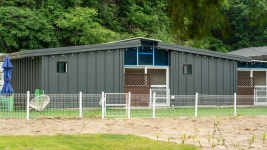 어서오시개냥 애견펜션