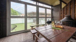 어서오시개냥 애견펜션