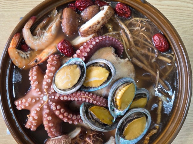 유정국수~~꼬막비빔밥 들깨메밀칼국수국수 닭백숙