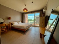 욜로하 하우스&카페