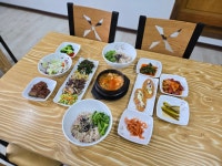 옛날보리밥우렁쌈밥