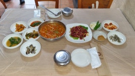 궁전생고기집