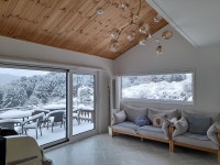 숲속빨간벽돌집