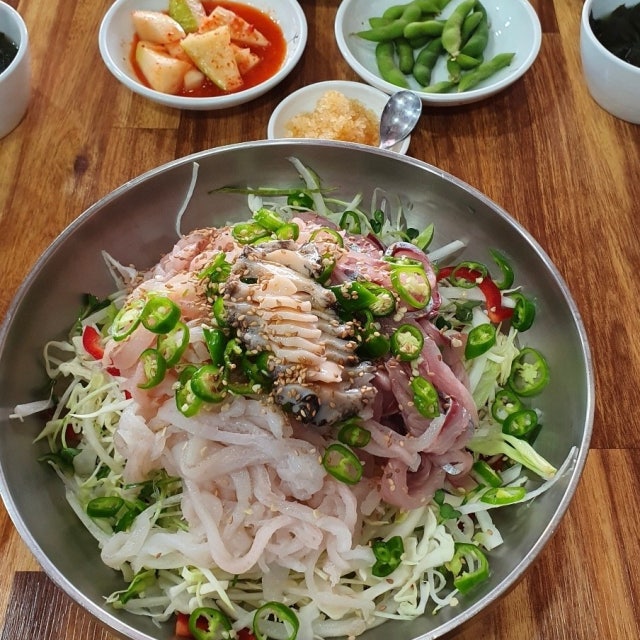 후포리 생선회 대표 사진