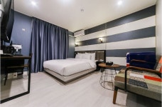 나무늘보호텔 창원명서점