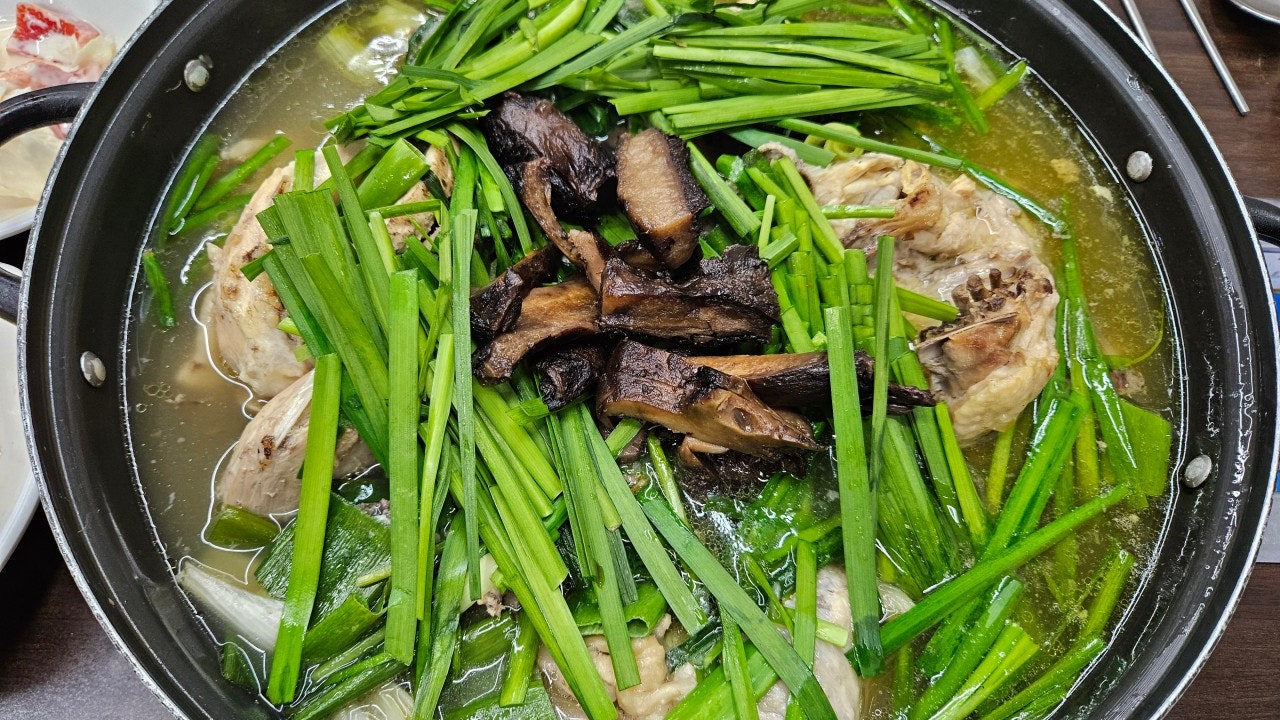 명동능이백숙