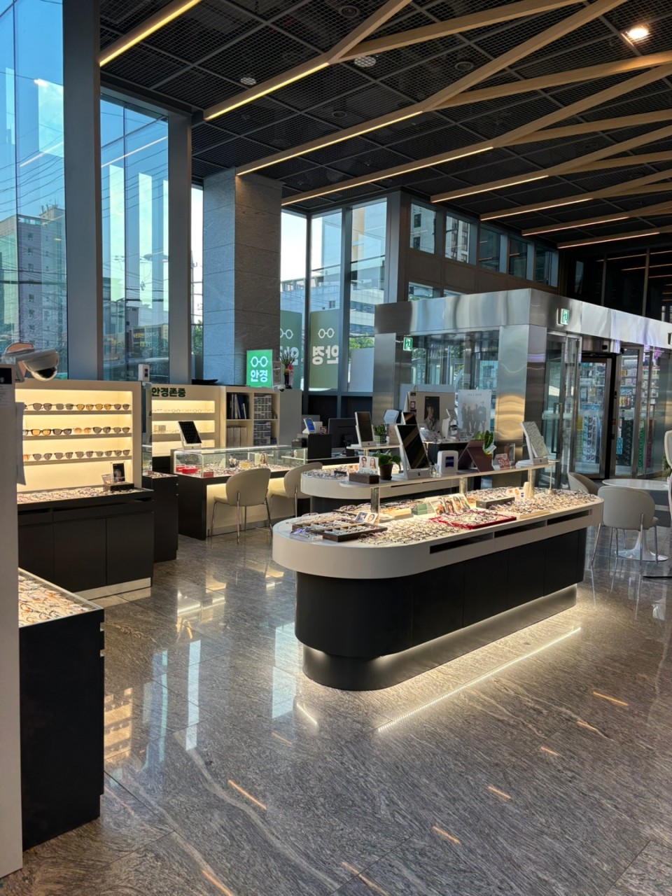 안경존중 군자역점