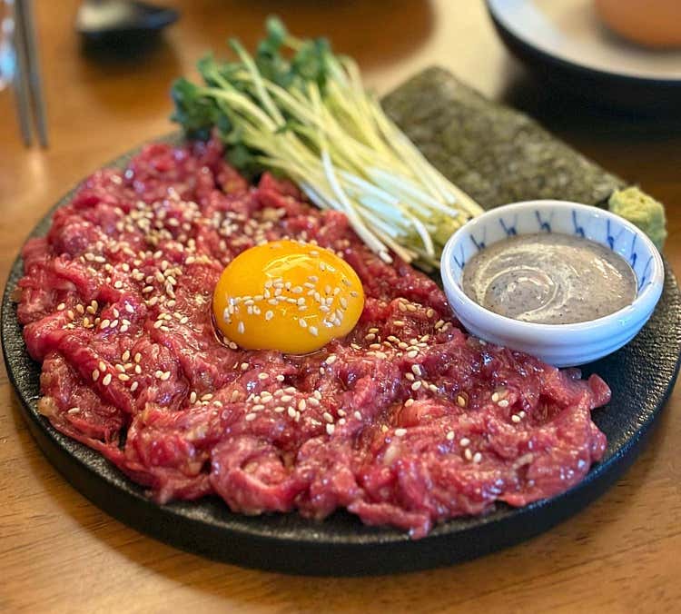한우+ 육회