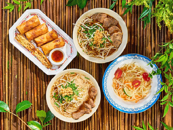 연남동 소이연남 소고기 쌀국수와 태국식 파파야 샐러드 쏨땀