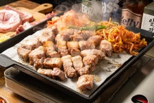 돼지마당연탄소금구이