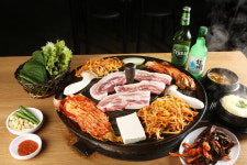 싹쓰리 솥뚜껑 김치삼겹살 유성점
