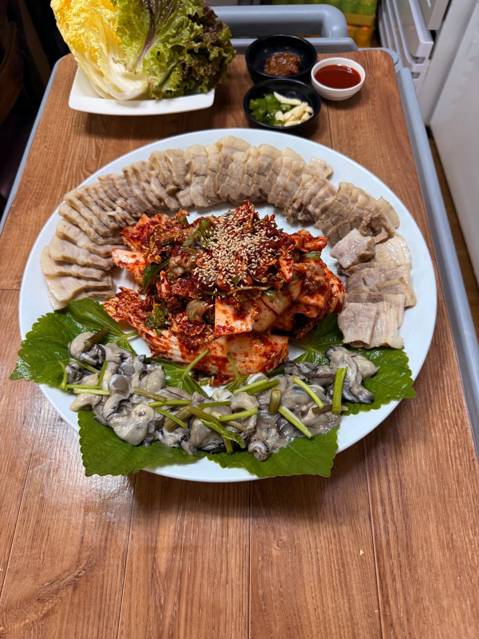 미가매생이굴국밥 생굴보쌈 한식