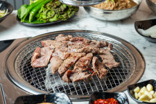 불타 웃는 도야지 성내점