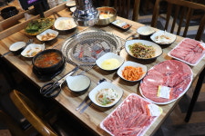 누렁이한우마을정육식당