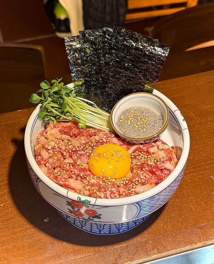 한우 1++차돌육회