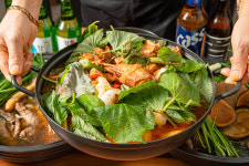 백향목 한방백숙